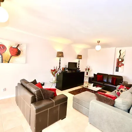 Palm Tree Apartment *